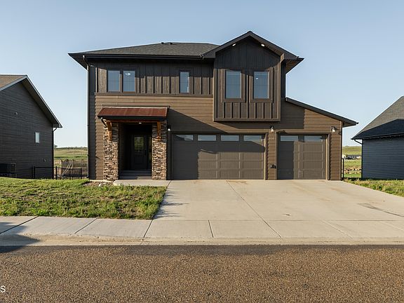 2nd image of 160 Leslie Ln