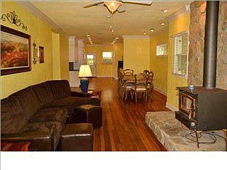 5th image of 402 E Palmetto Ave