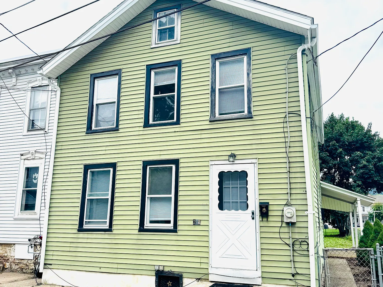 215 Washington St — Photo 1