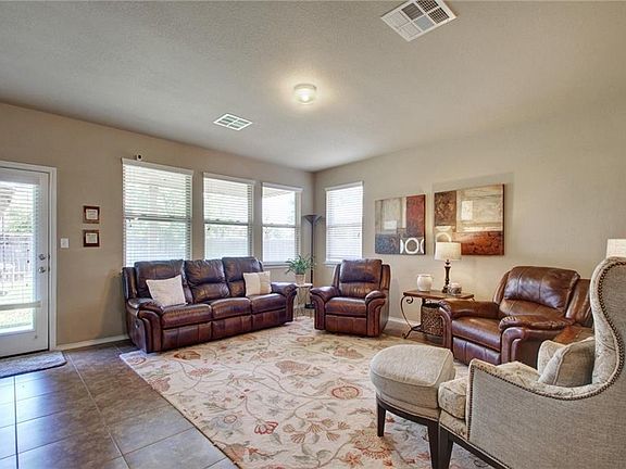 3rd image of 1077 Sussex Way