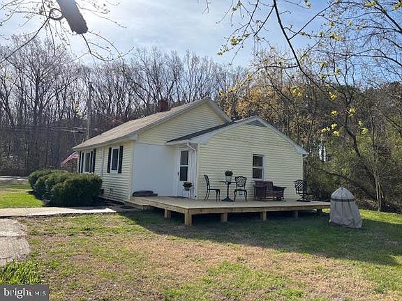 2nd image of 1209 Bayly Rd