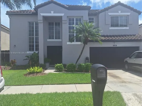 9919 SW 154th Pl, Miami, FL 33196