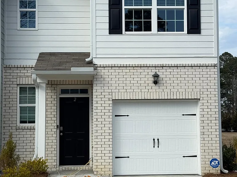 2 Sweetspire Dr — Photo 1