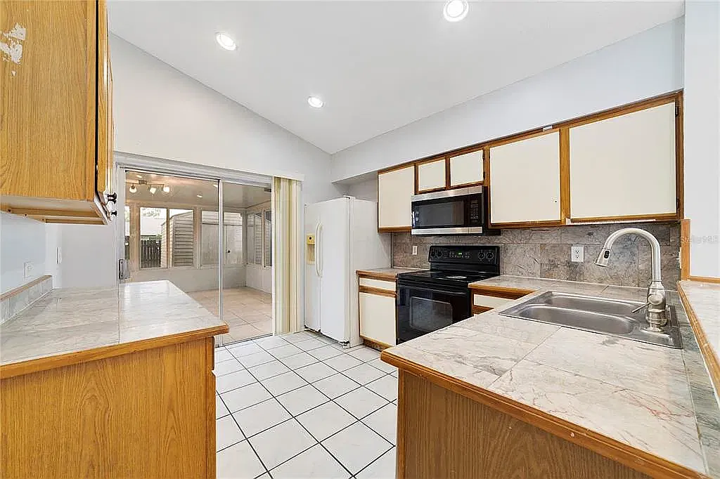 4 bed, 1476 sqft, $2,300 — Photo 3
