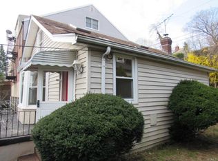 43 Saint James Ter, Yonkers, NY 10704