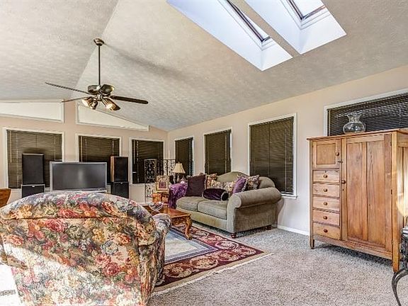 4th image of 850 Fawcett Dr