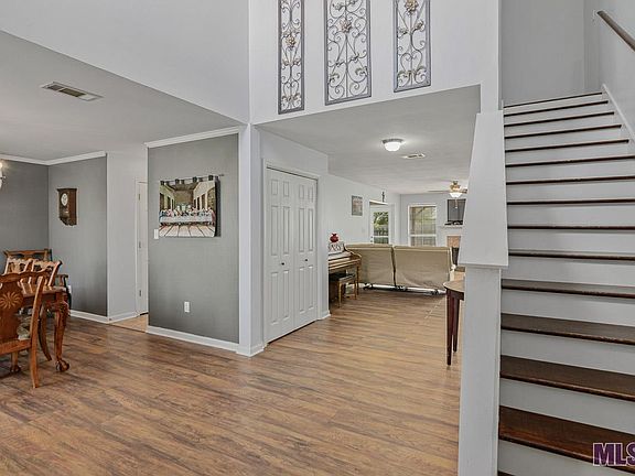 3rd image of 36008 Houmas House Ave