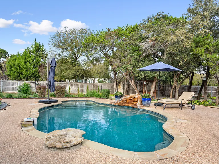 8464 Spicewood Springs Rd — Photo 22