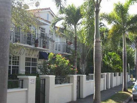 2nd image of 240 Majorca Ave #240
