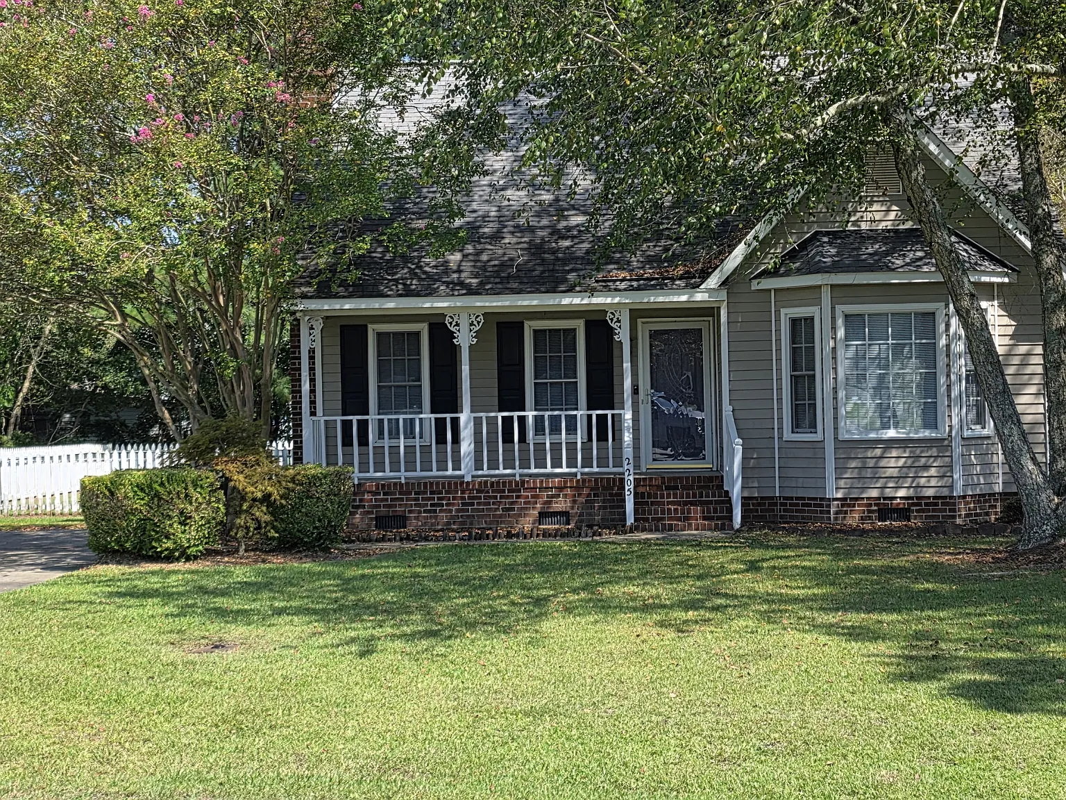 3 bed, 2.5 bath, 1585 sqft, $1,750 — Photo 1