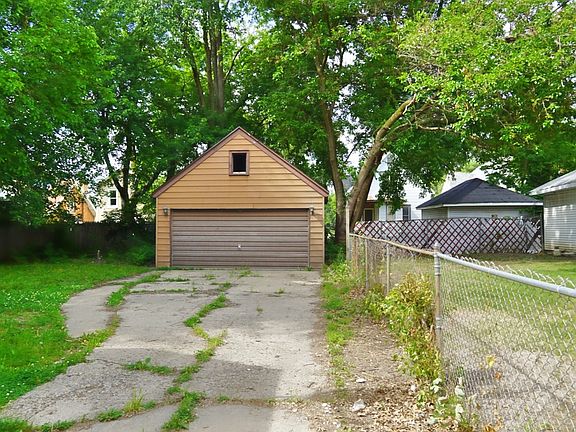 4th image of 113 E Arcadia Ave