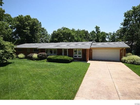 2nd image of 806 Garland Pl