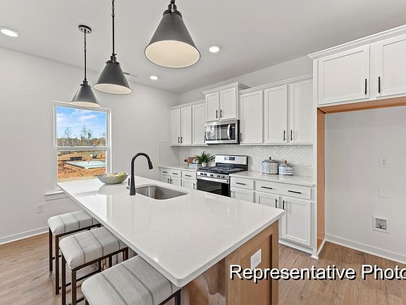 3rd image of 1014 Toland Dr #37