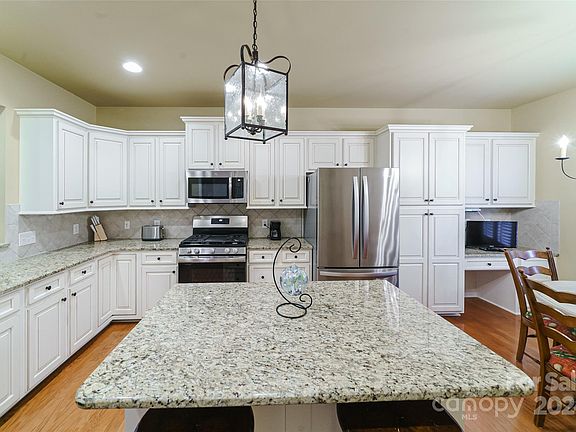 4th image of 26527 Sandpiper Ct