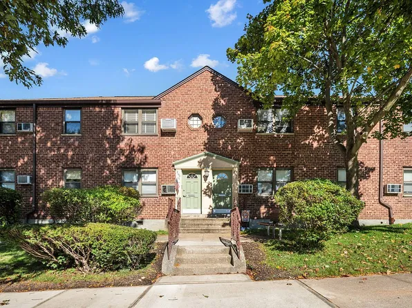 246-11 57th Dr #D13, Queens, NY 11362
