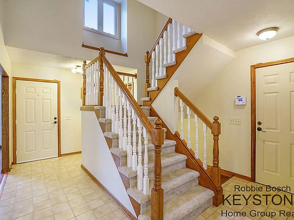 5th image of 2492 Thorn Creek St SE