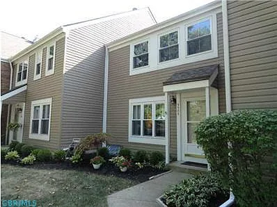 5580 Chowning Way photo 1