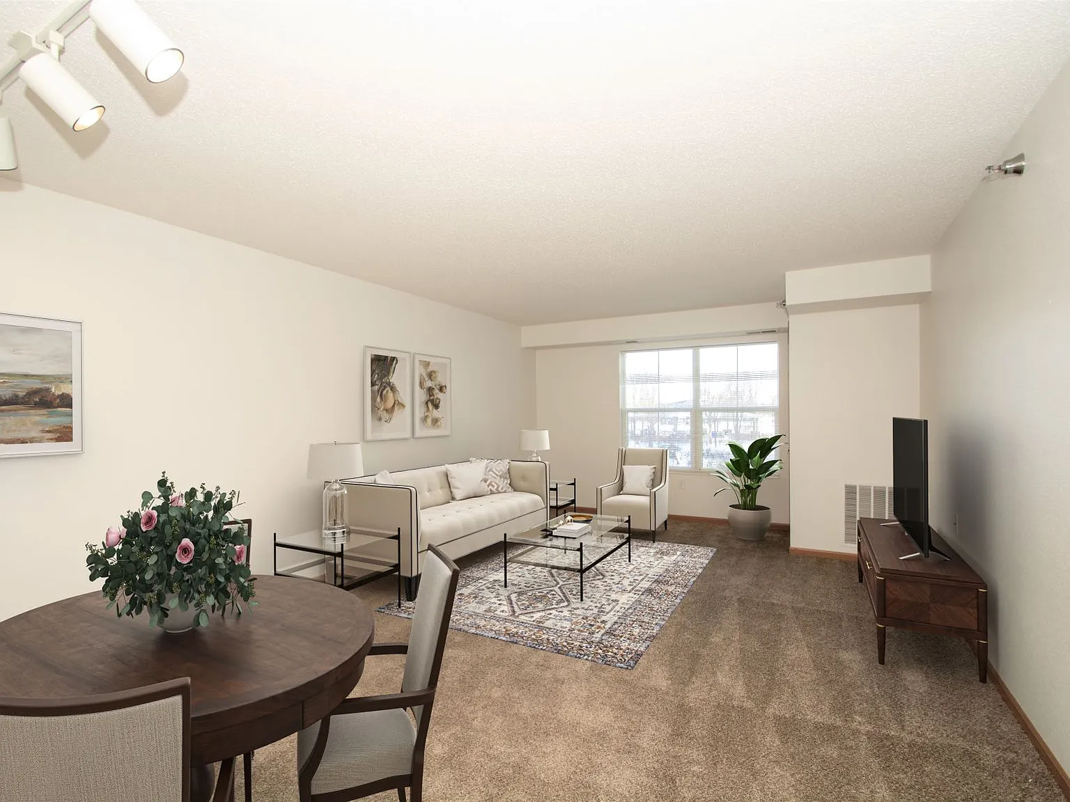 Blaine Town Square Apartments — Photo 4