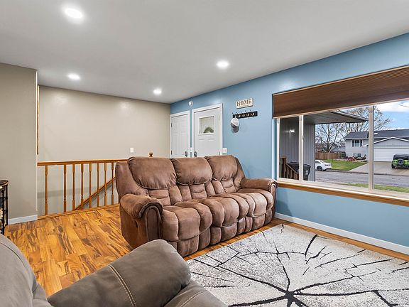 5th image of 204 N Steven St