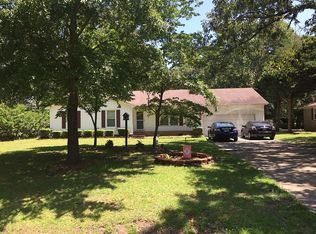 2745 Pinewood Dr, Kinston, NC 28504