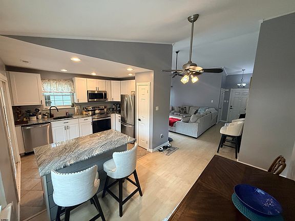 5th image of 804 Eagle Point Pl