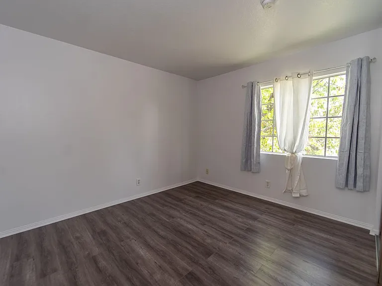 4365 Oak Glen St — Photo 14