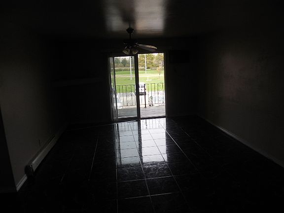 2nd image of 585 Heritage Dr #1202