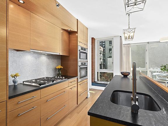 4th image of 145 Lexington Ave APT 4
