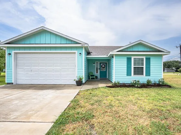 1411 E Linden St, Rockport, TX 78382