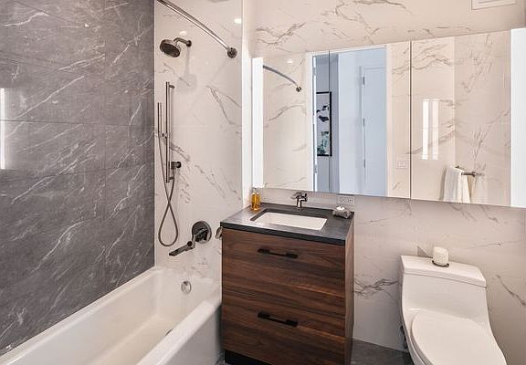 5th image of 515 W 36th St Penthouse 2D