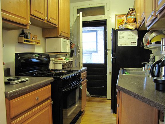3rd image of 3425 W Drummond Pl