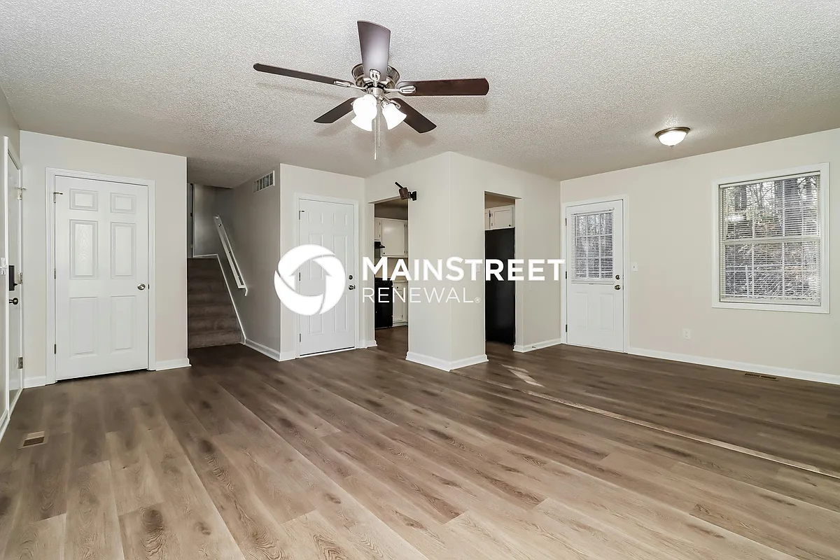 Living Room - 211 Hampton Dr