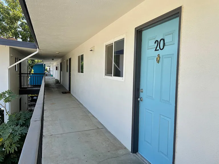 4500 Del Rio Road — Photo 2