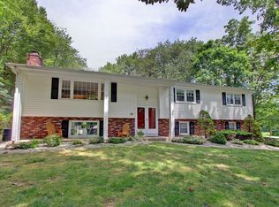 21 Cromwell Rd, Trumbull, CT 06611