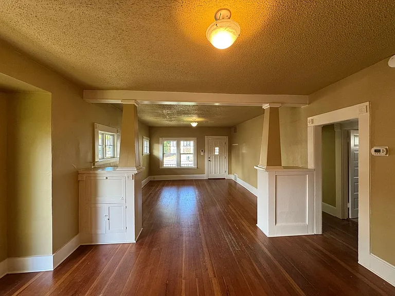 2077 Onyx St — Photo 3