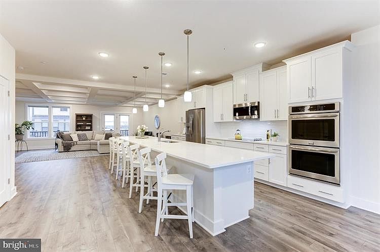 1st image of 49 Silverway Drive