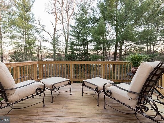 4th image of 4670 Luxberry Dr