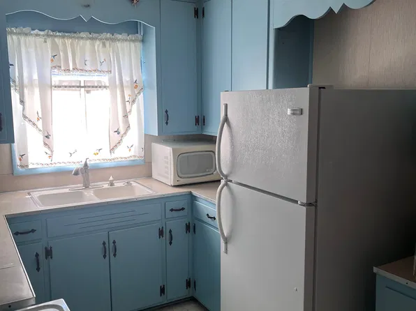 216 W 20 1/2 St, Newton, NC 28658
