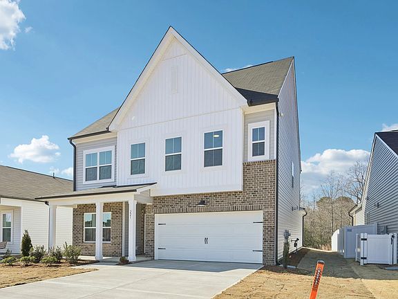 Exterior - Graceful lines and classic charm never fade.