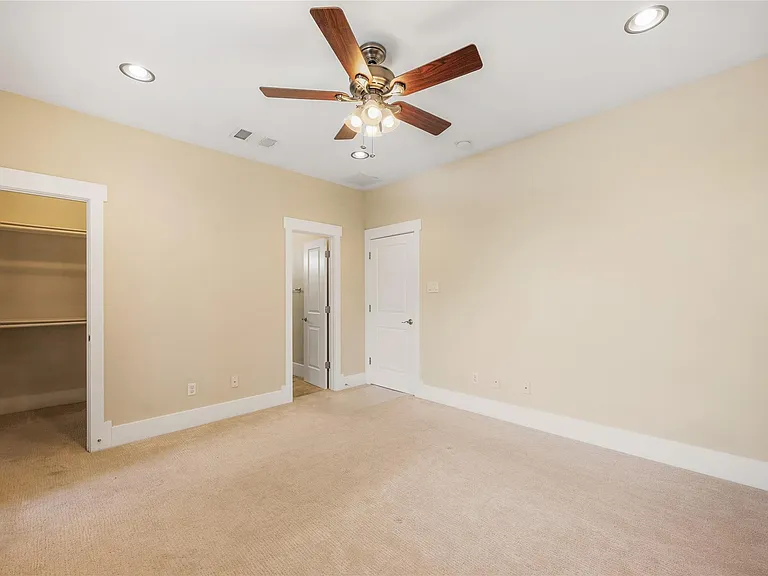 1007 Taulbee Ln #E — Photo 10