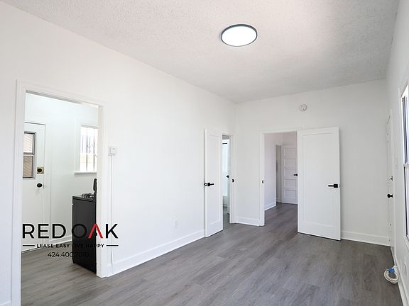 2nd image of 3906 W Mont Clair St #3908-1/4