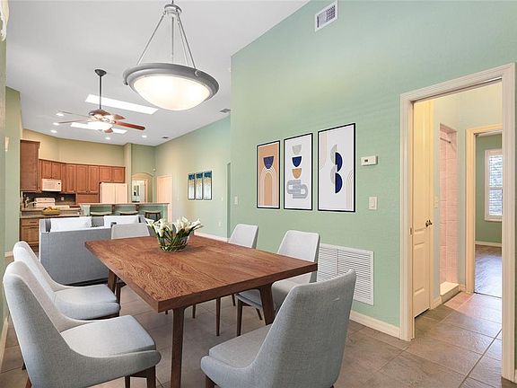 5th image of 20605 Quinella St