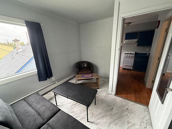 4th image of 4321 Thompson Ave #5