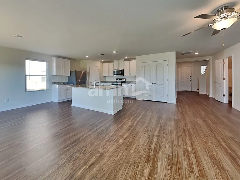 2053 Southlea Dr — Photo 5