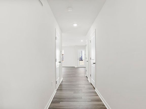 3rd image of 15 Pleasant Woods Trl