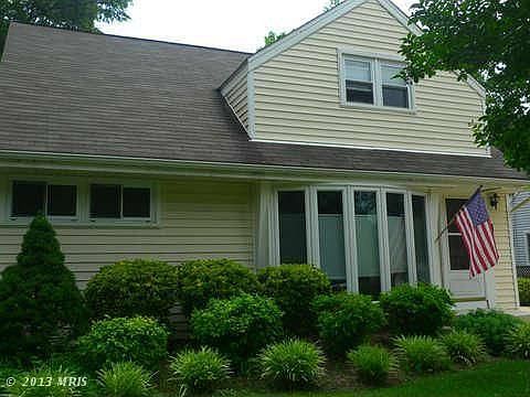 3rd image of 6919 Columbia Dr