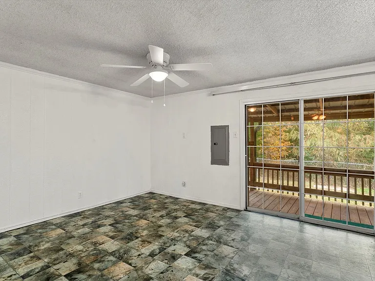 602 Legendary Ln — Photo 11