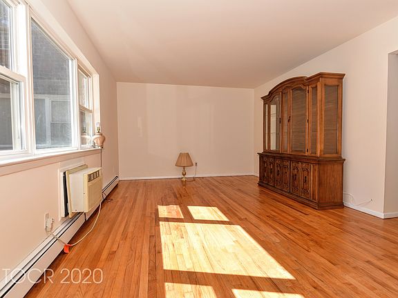 4th image of 141 Regency Park #141