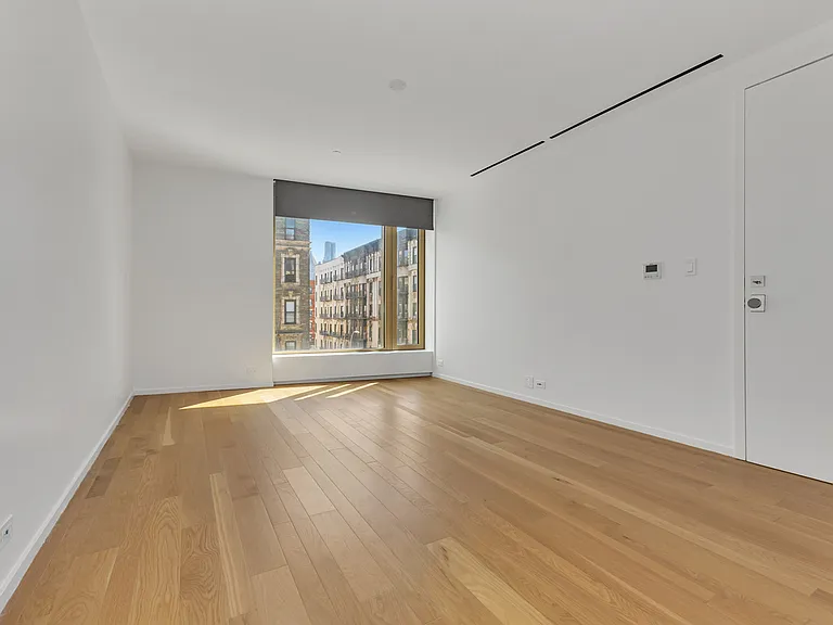 75 Kenmare St #4D — Photo 9