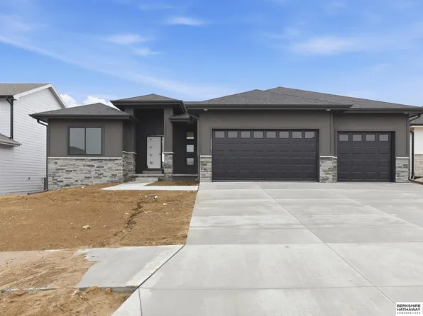 19903 Cottonwood St, Gretna, NE 68028